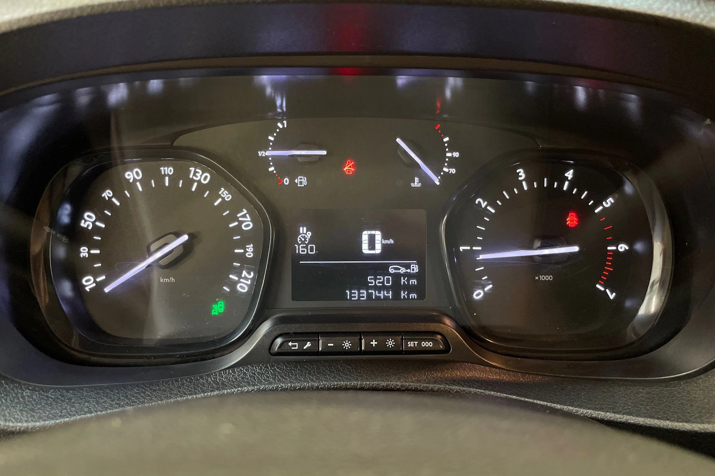 valkoinen Peugeot Expert 2018 kuva 18.