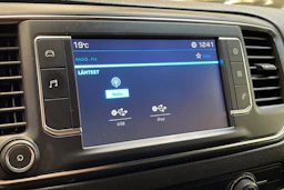 valkoinen Peugeot Expert 2018 kuva 21.