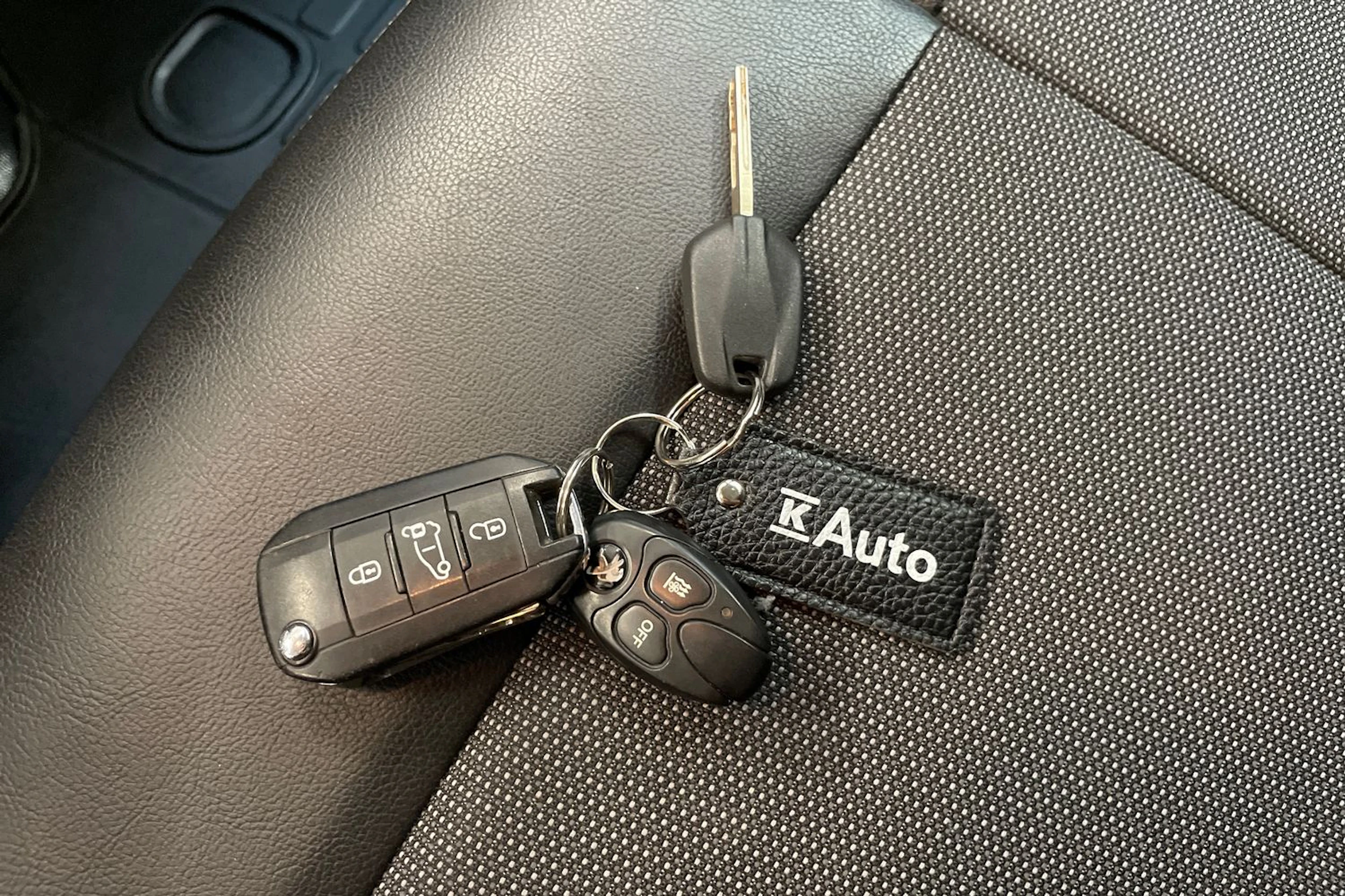 valkoinen Peugeot Expert 2018 kuva 27.