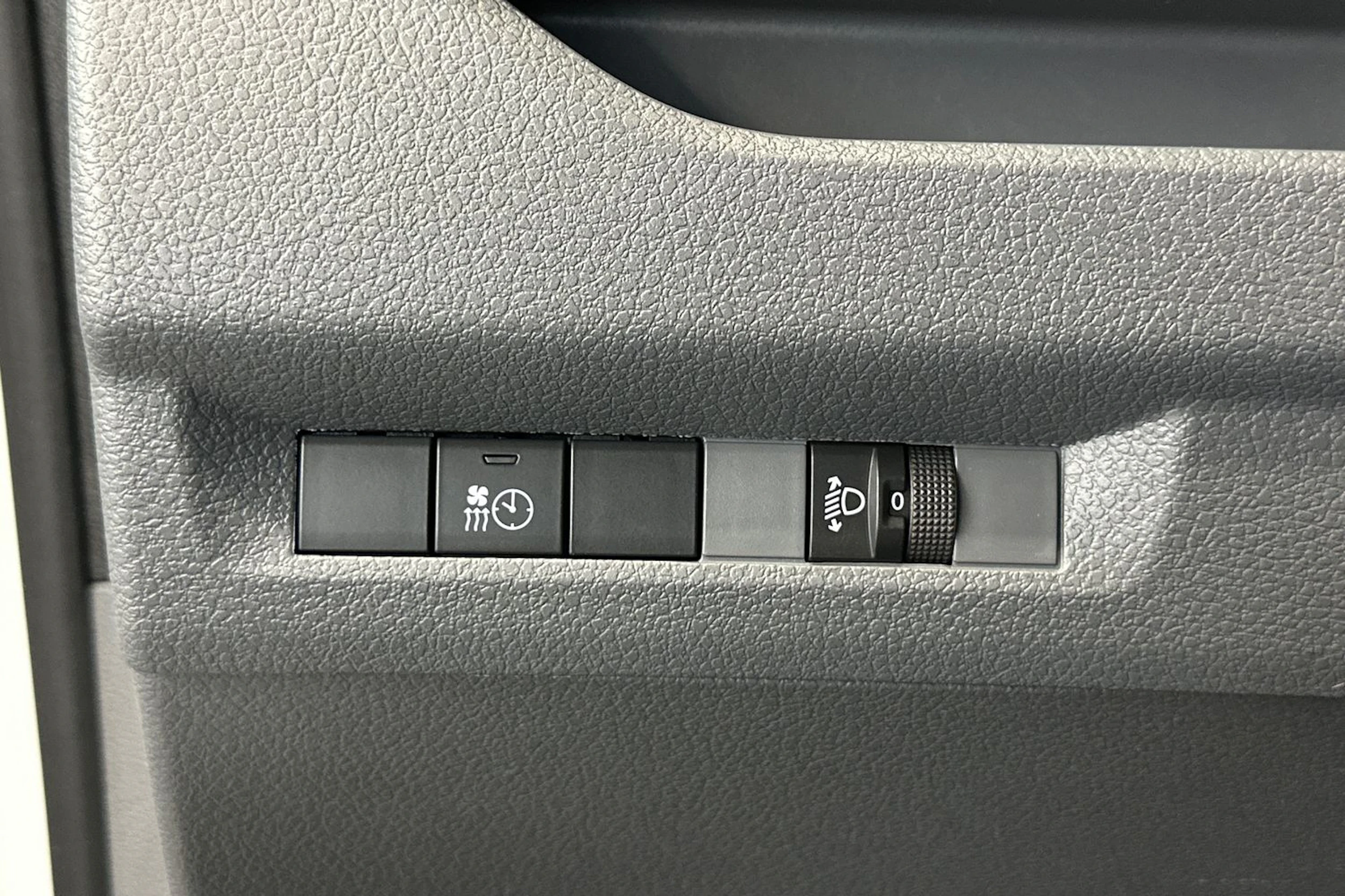 valkoinen Peugeot Expert 2018 kuva 18.