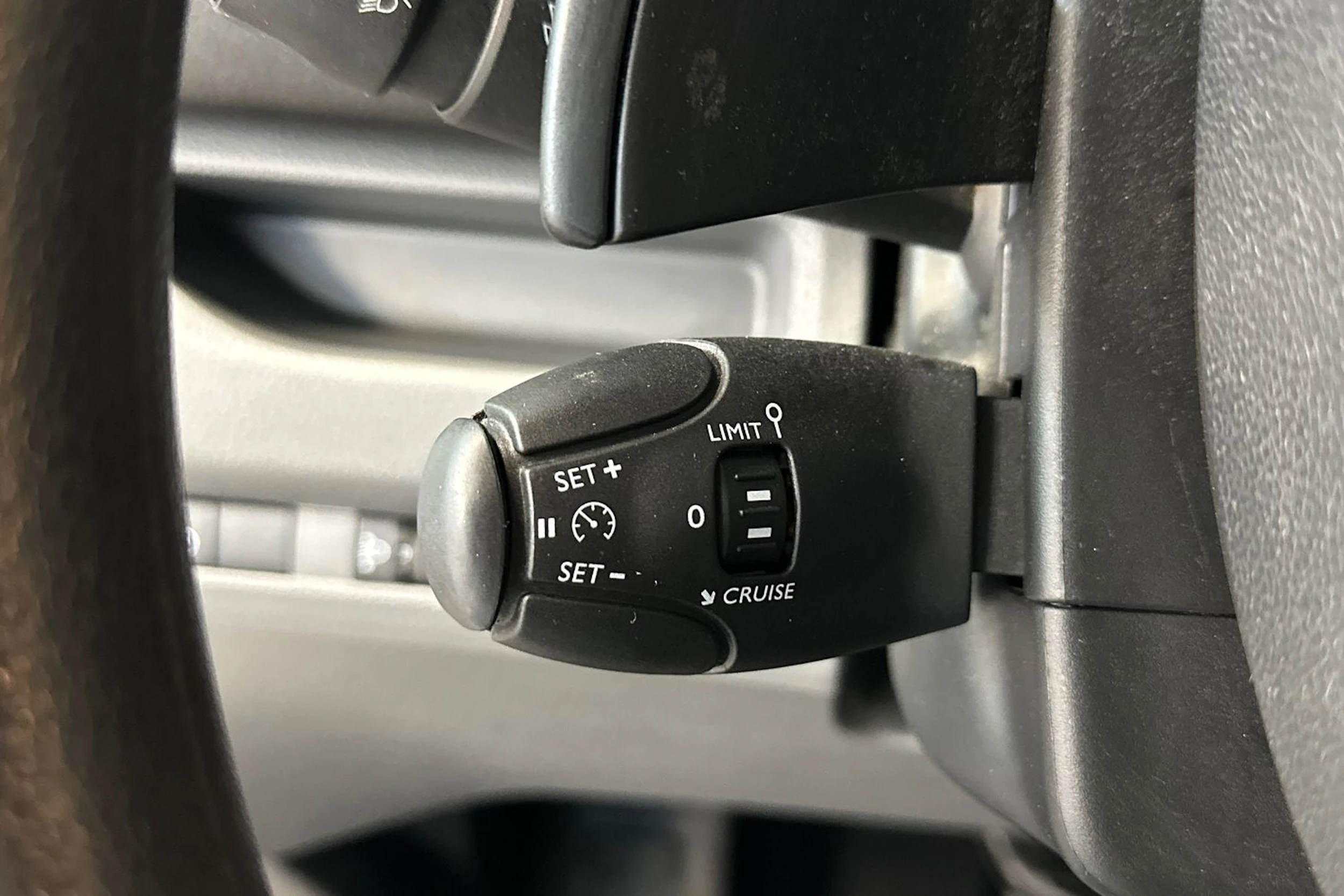 valkoinen Peugeot Expert 2018 kuva 19.