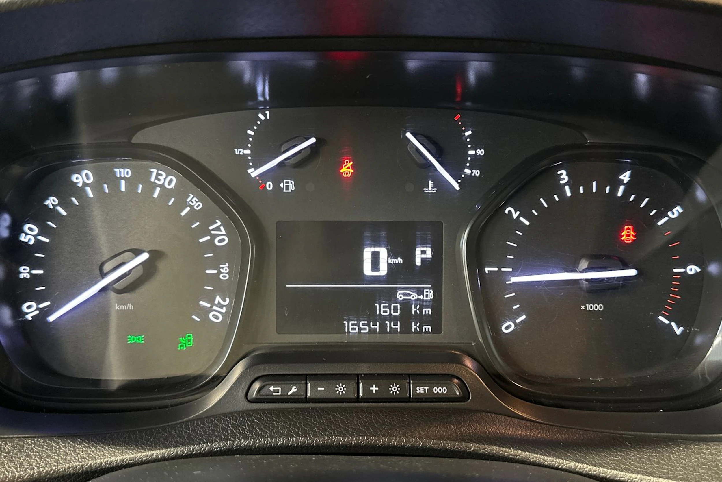 valkoinen Peugeot Expert 2018 kuva 21.