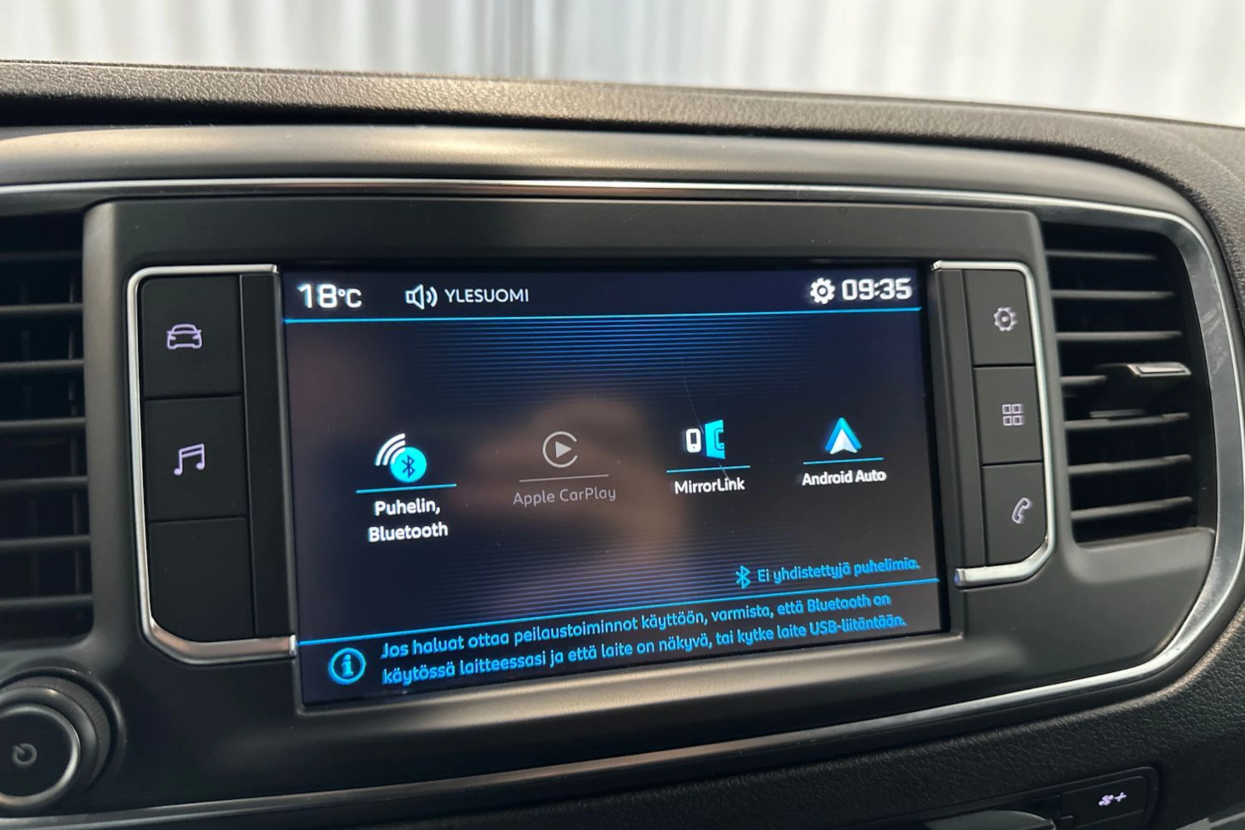 valkoinen Peugeot Expert 2018 kuva 26.