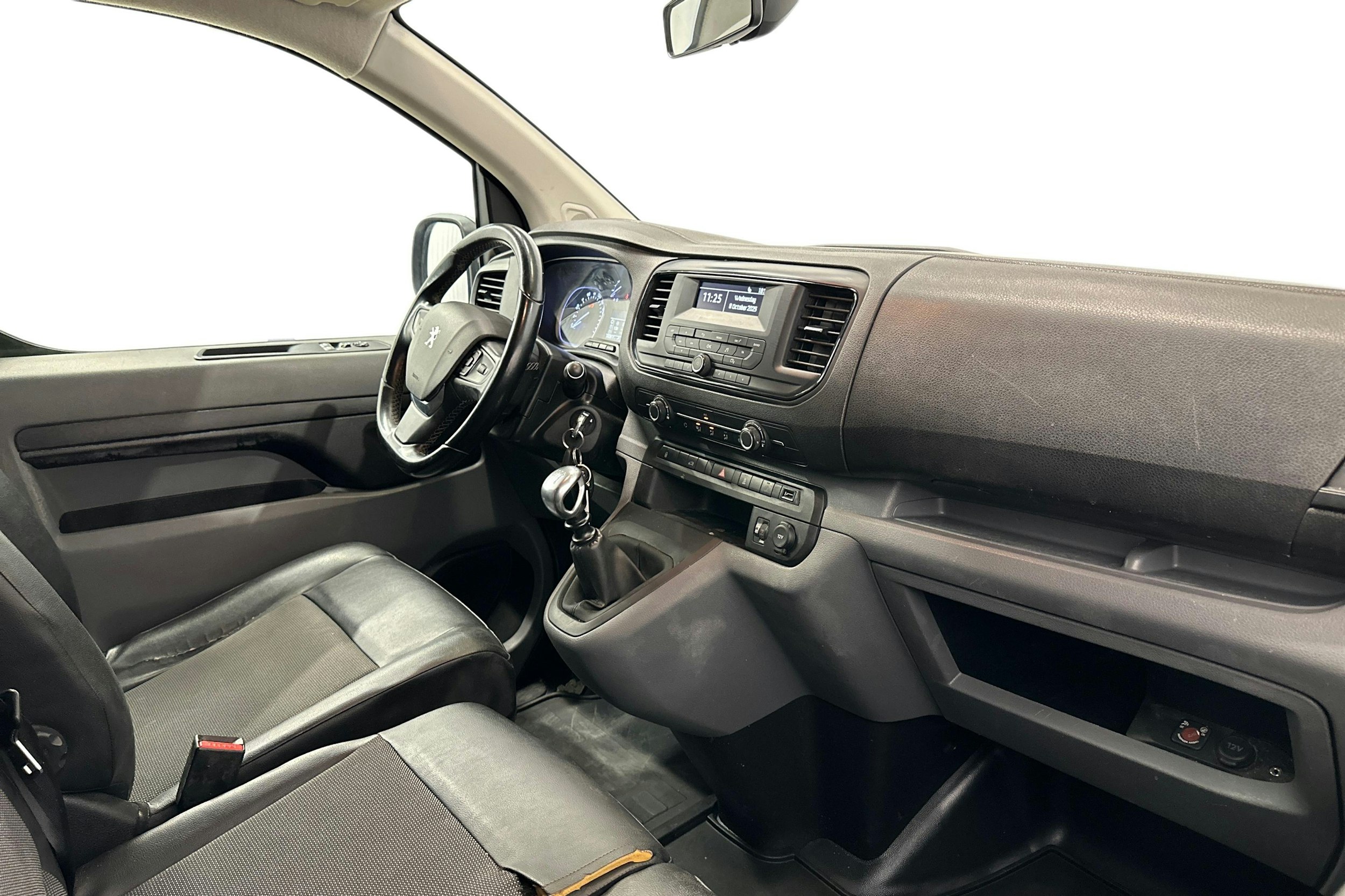 valkoinen Peugeot Expert 2019 kuva 9.