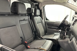 valkoinen Peugeot Expert 2019 kuva 10.