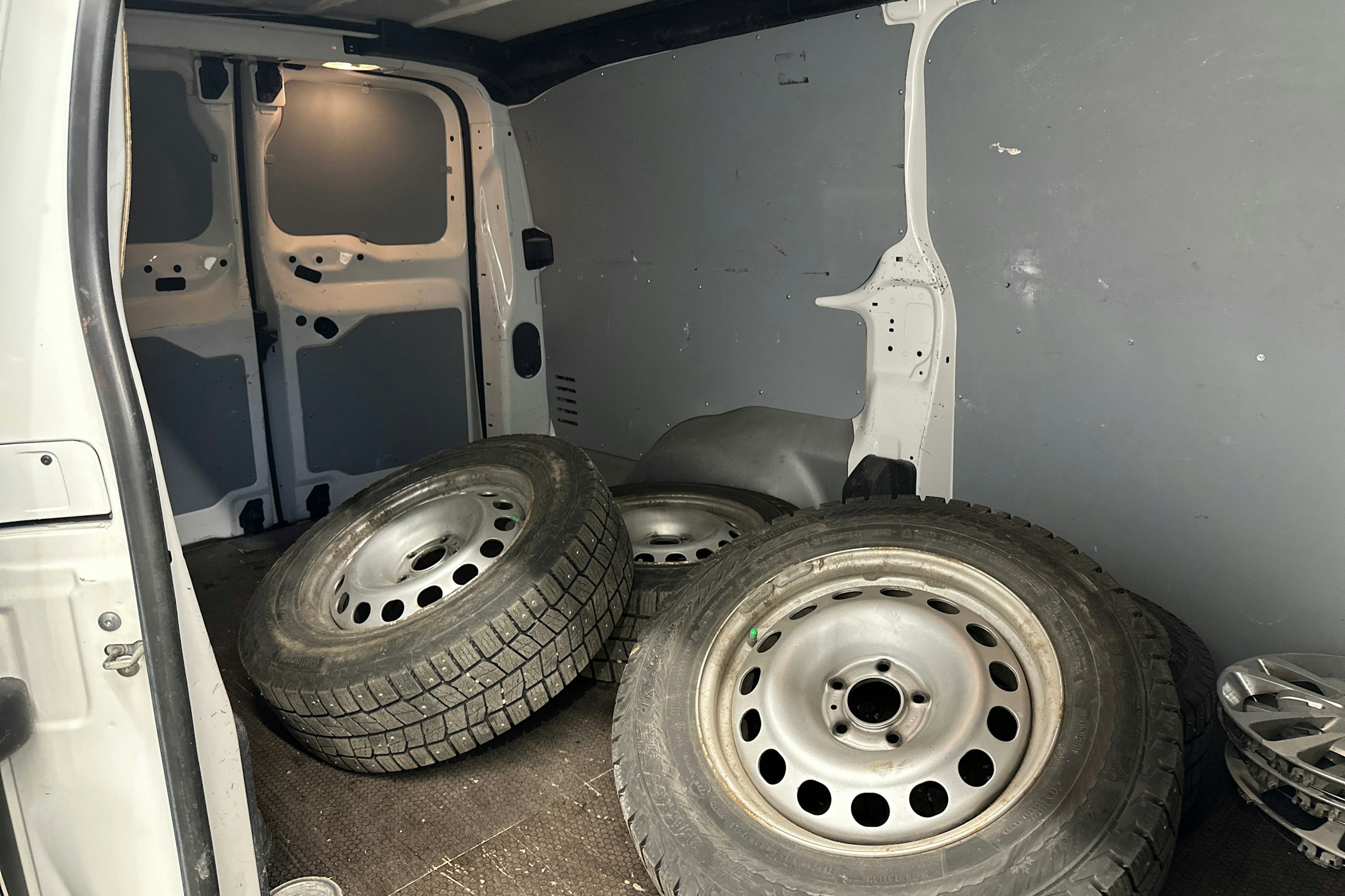 valkoinen Peugeot Expert 2019 kuva 13.
