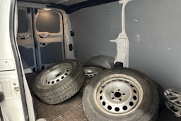 valkoinen Peugeot Expert 2019 kuva 13.