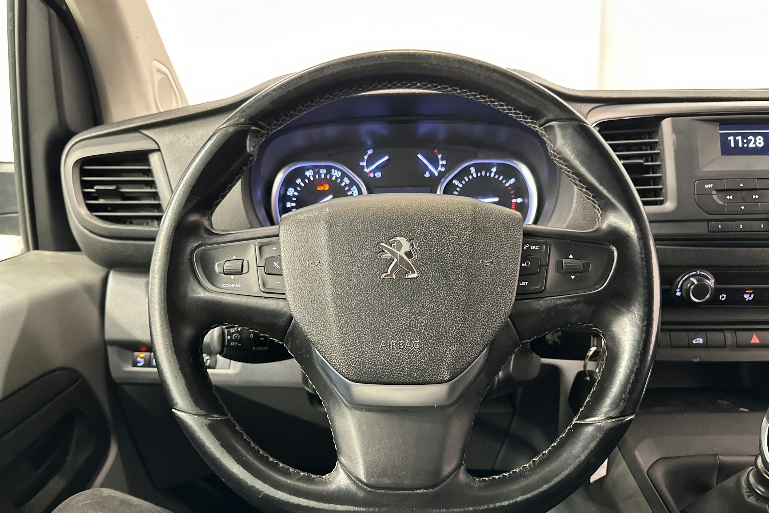 valkoinen Peugeot Expert 2019 kuva 14.