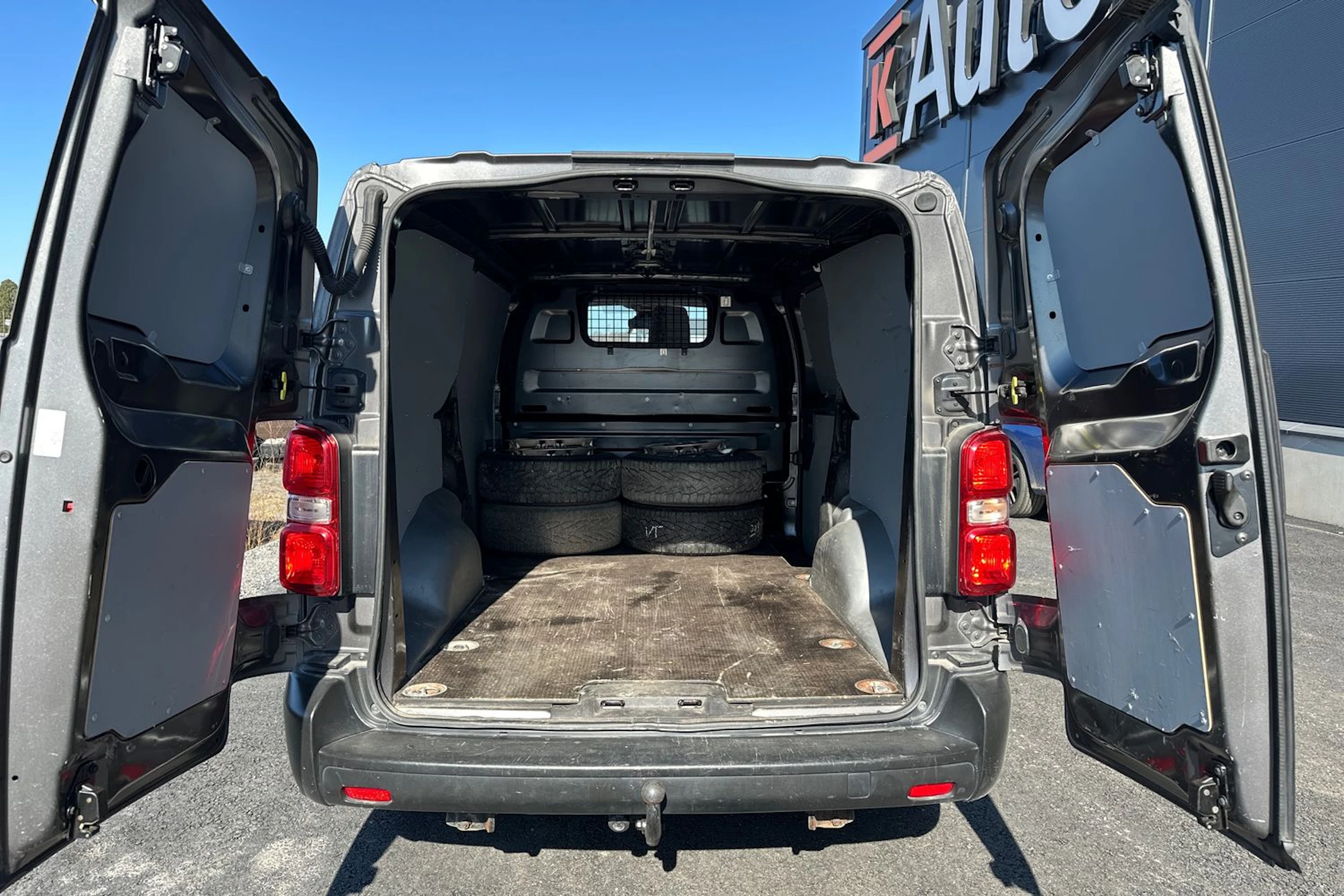 harmaa Peugeot Expert 2019 kuva 5.