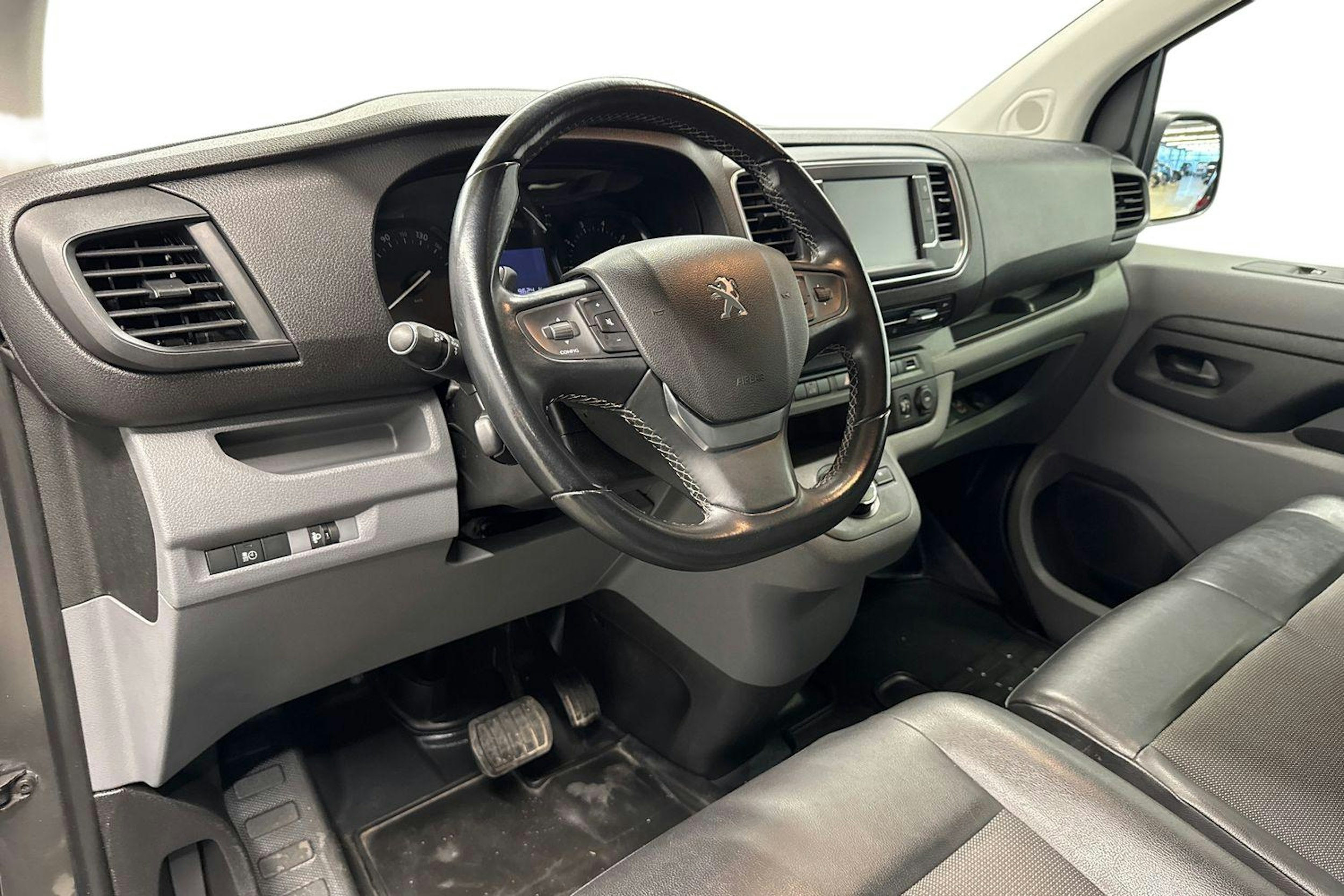 harmaa Peugeot Expert 2021 kuva 8.