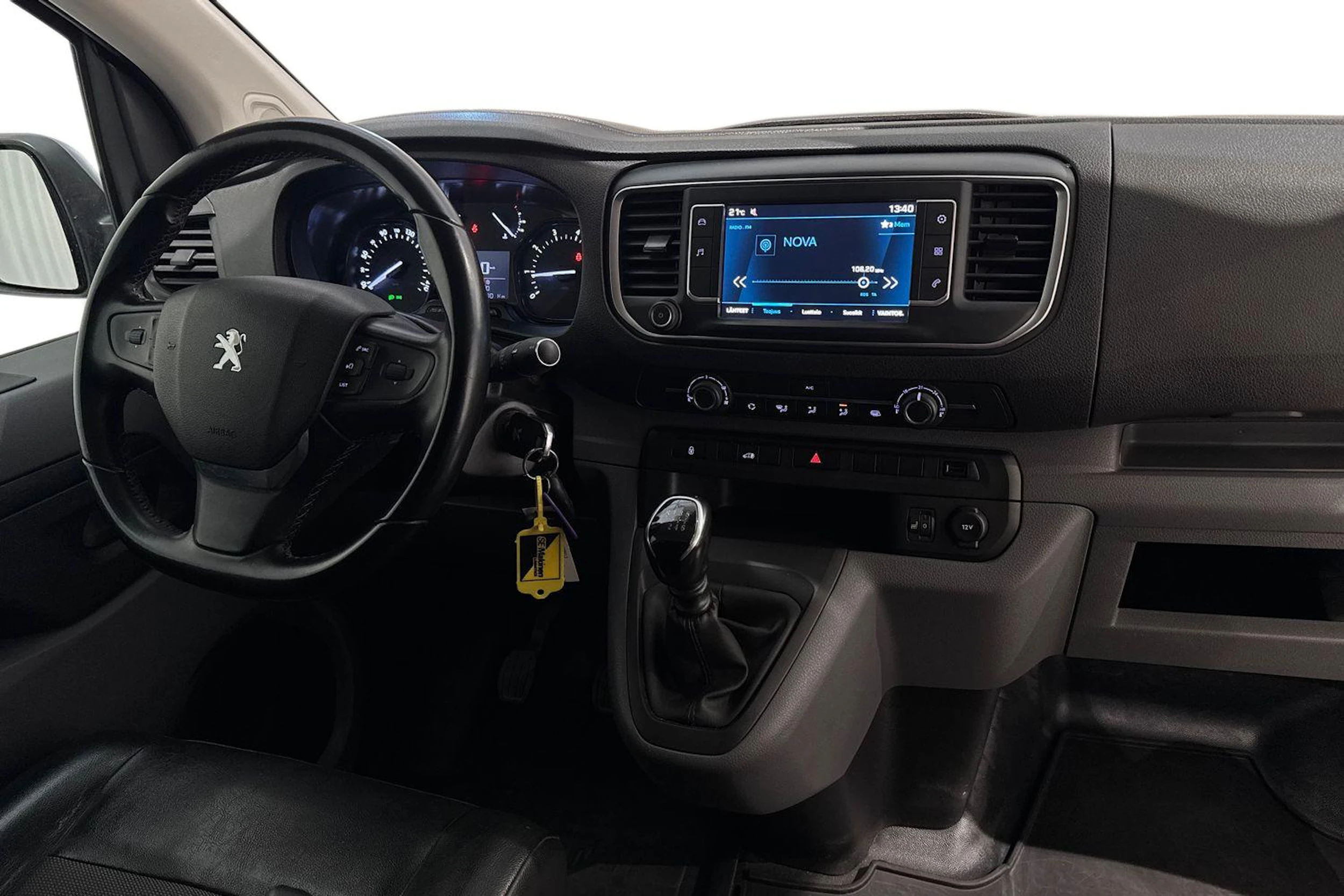 valkoinen Peugeot Expert 2021 kuva 9.