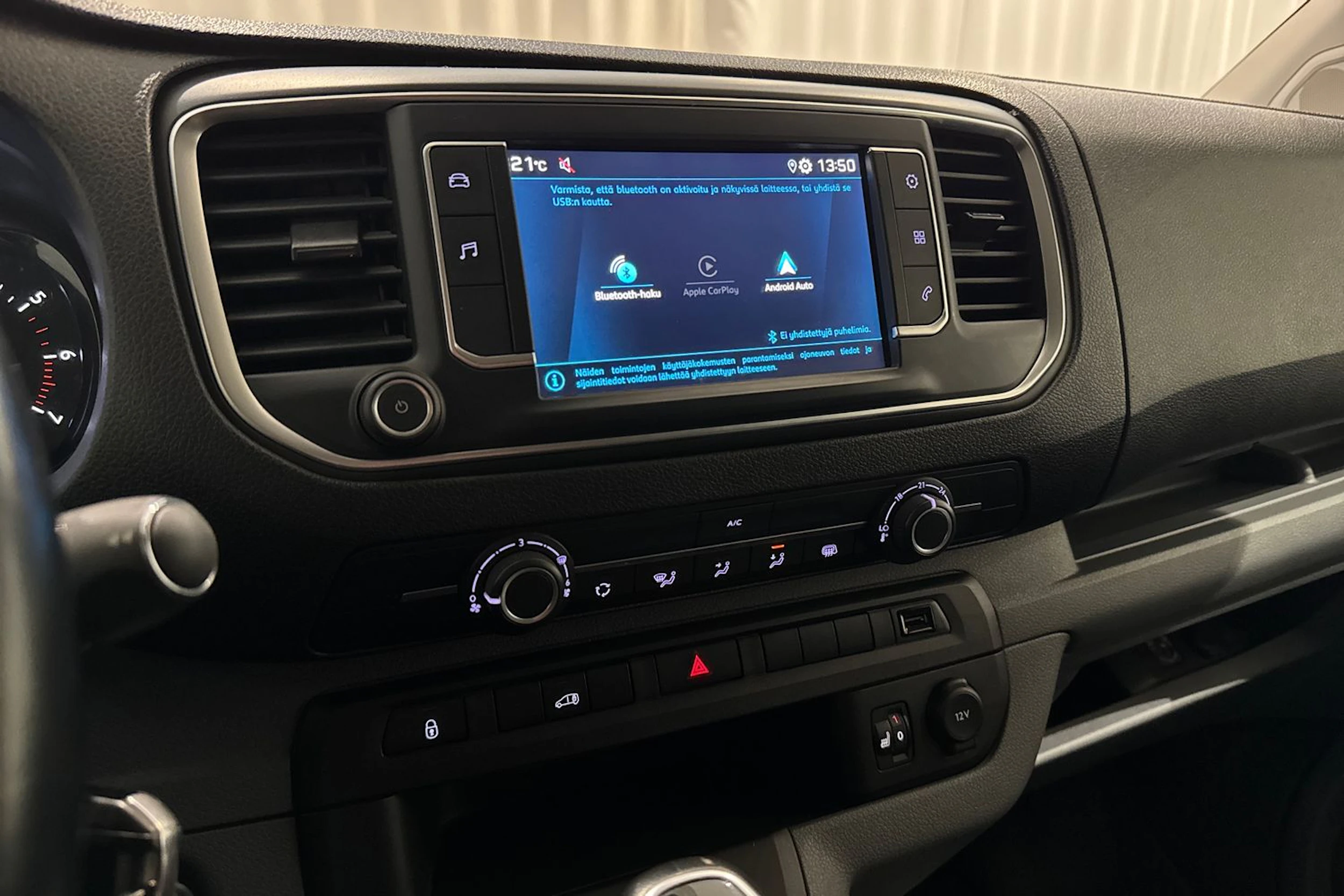 valkoinen Peugeot Expert 2021 kuva 23.