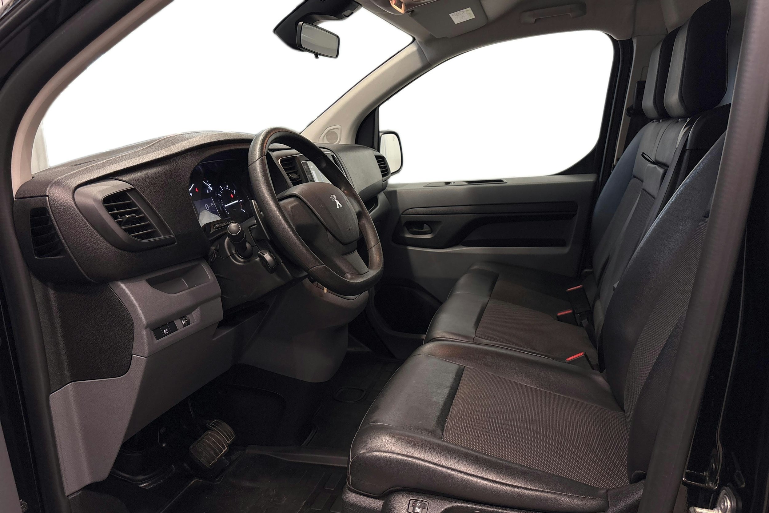musta Peugeot Expert 2021 kuva 6.