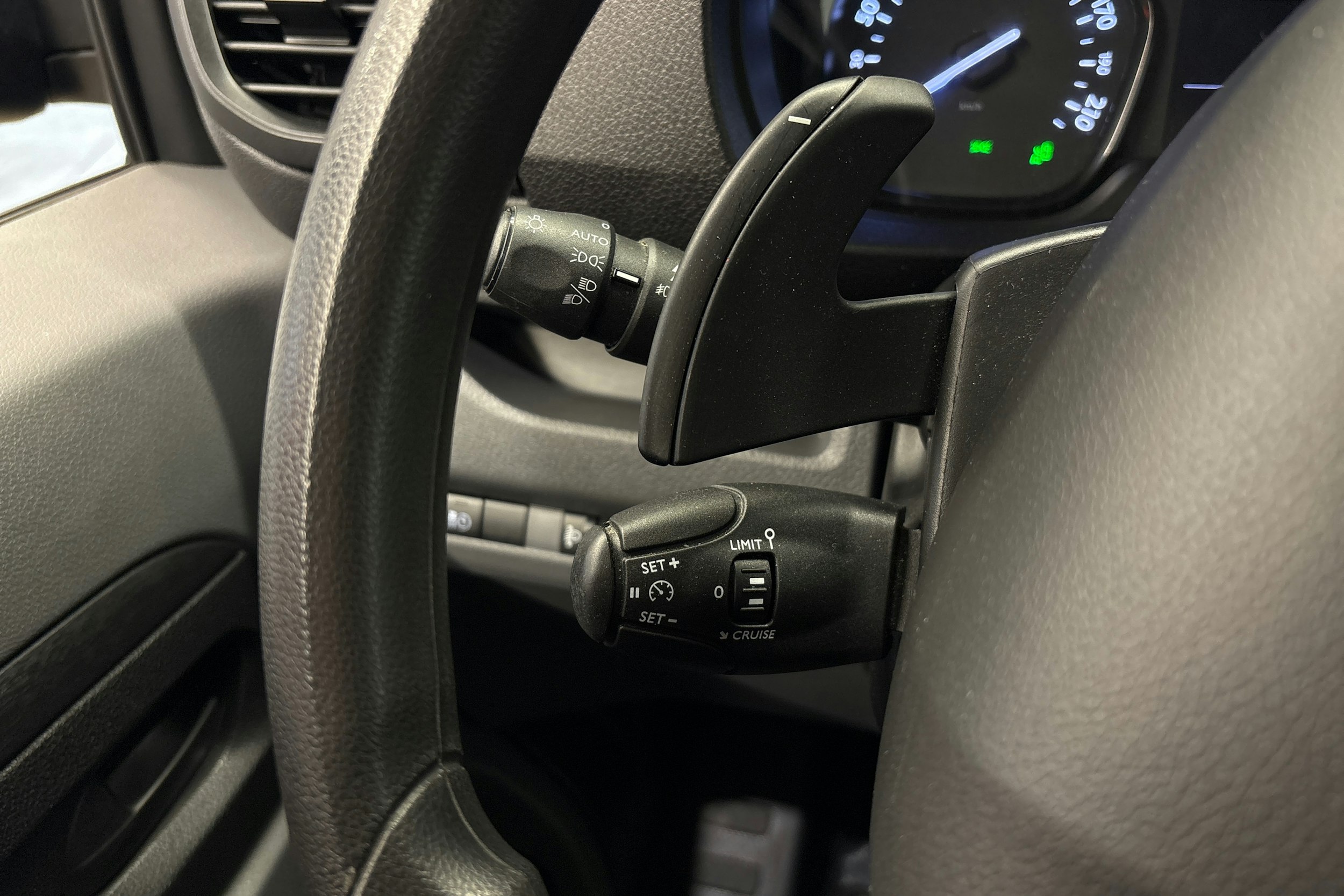 musta Peugeot Expert 2021 kuva 12.