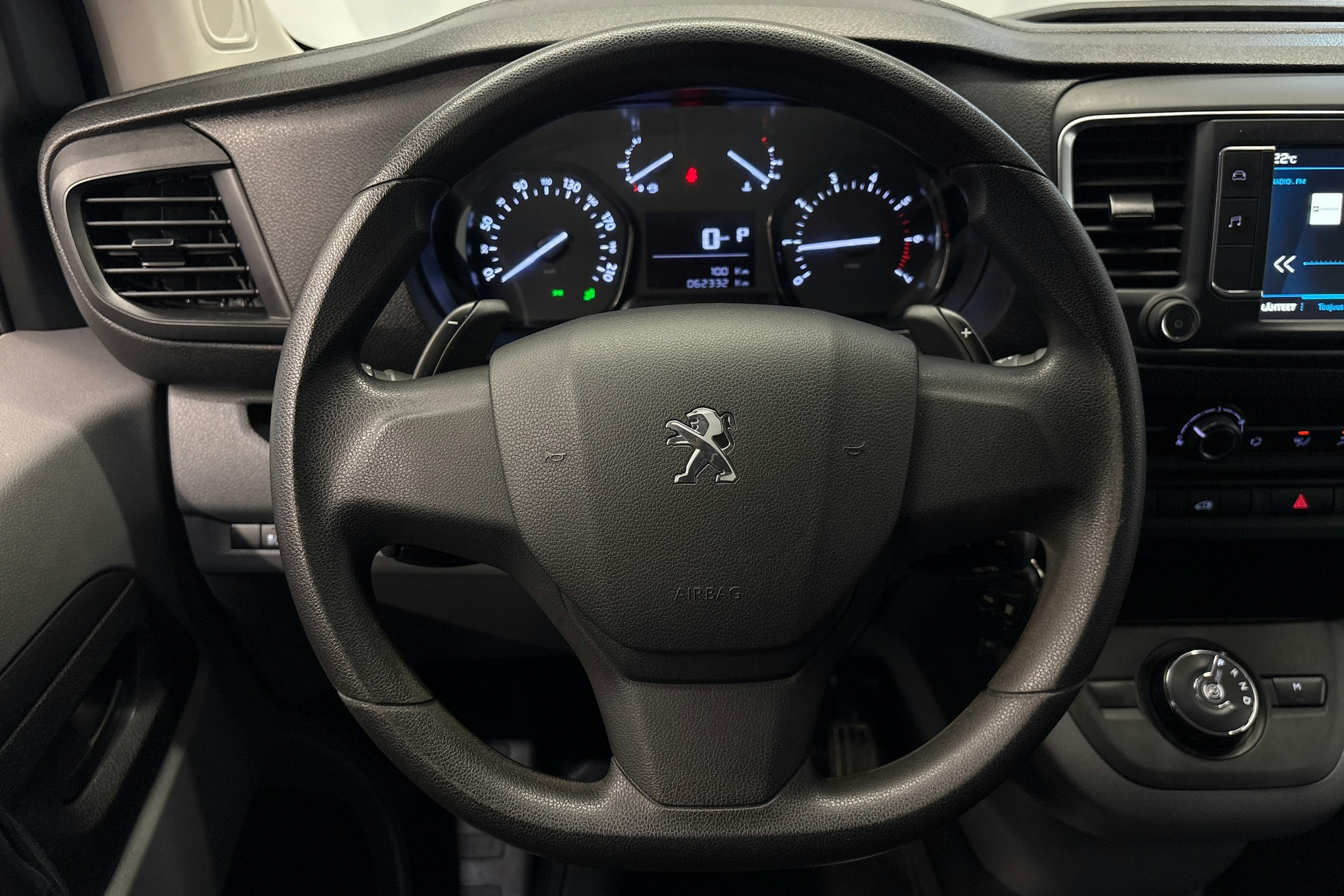 musta Peugeot Expert 2021 kuva 13.