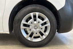 valkoinen Peugeot Expert 2022 kuva 21.