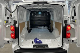 valkoinen Peugeot Expert 2025 kuva 22.