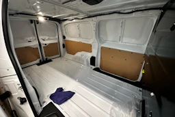 valkoinen Peugeot Expert 2025 kuva 23.