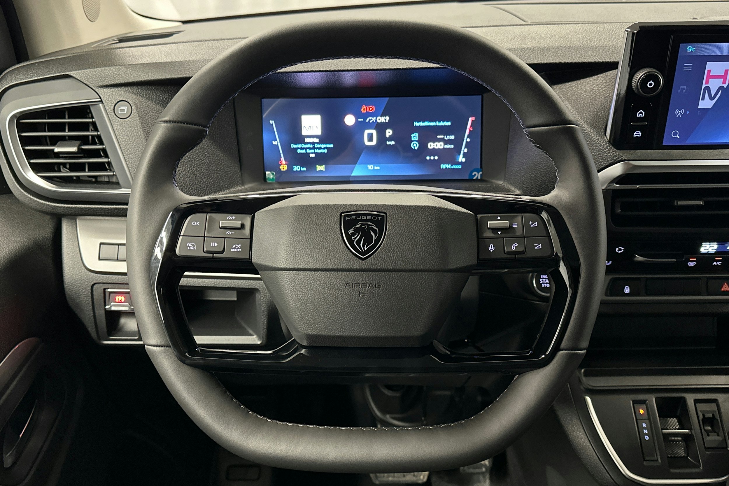 valkoinen Peugeot Expert 2025 kuva 17.