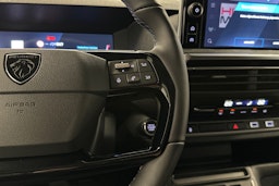 valkoinen Peugeot Expert 2025 kuva 19.