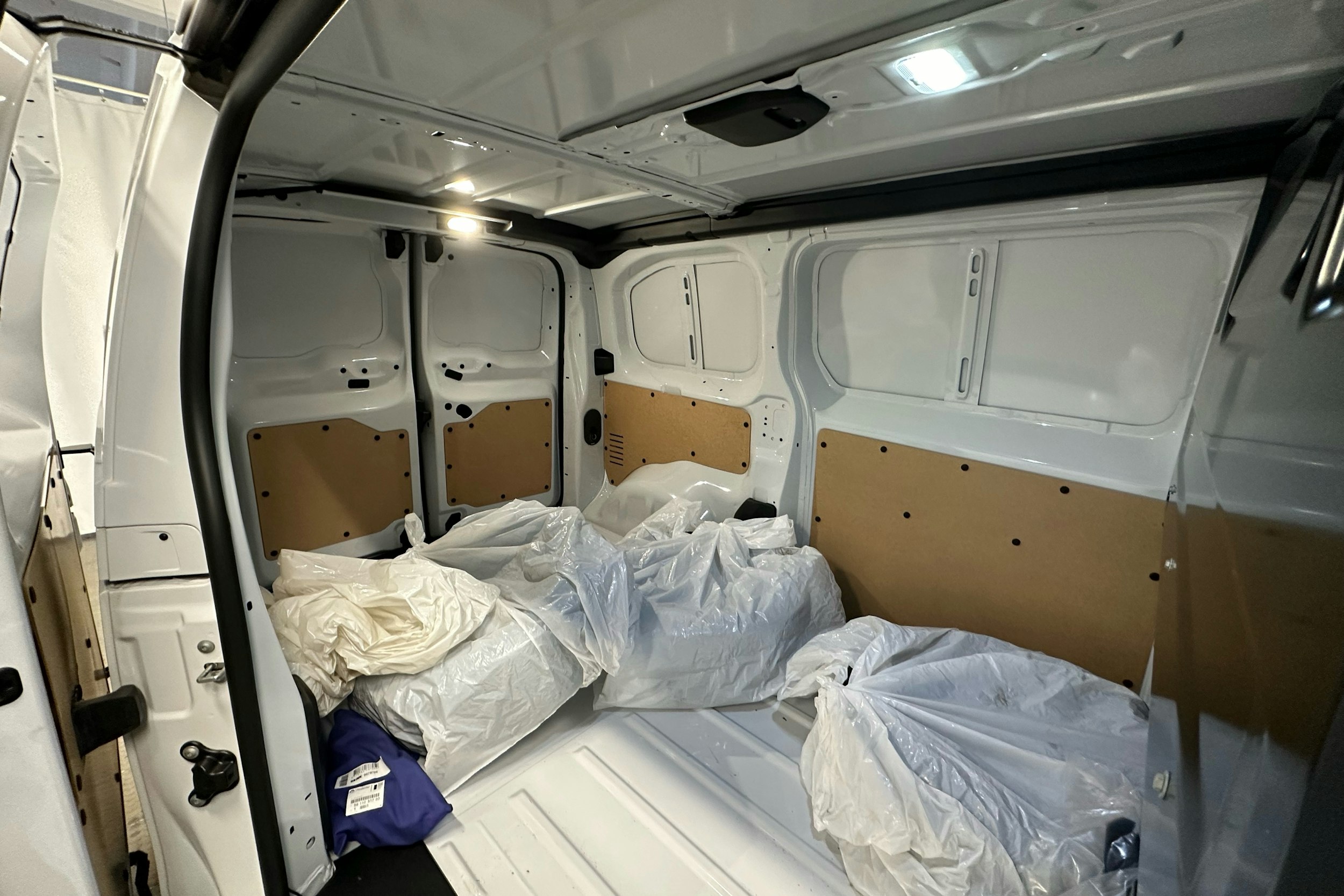 valkoinen Peugeot Expert 2025 kuva 16.