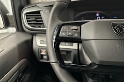 valkoinen Peugeot Expert 2025 kuva 18.
