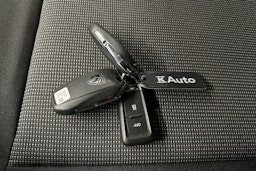 valkoinen Peugeot Expert 2025 kuva 28.