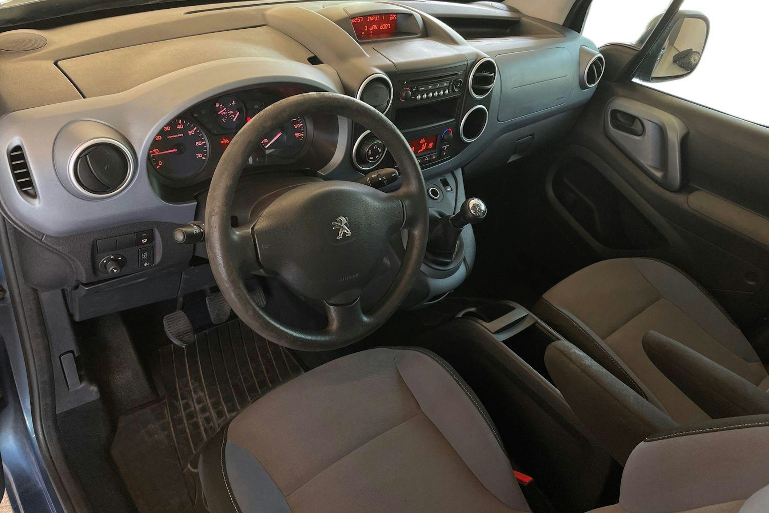 Sininen Peugeot PARTNER 2014 kuva 7.