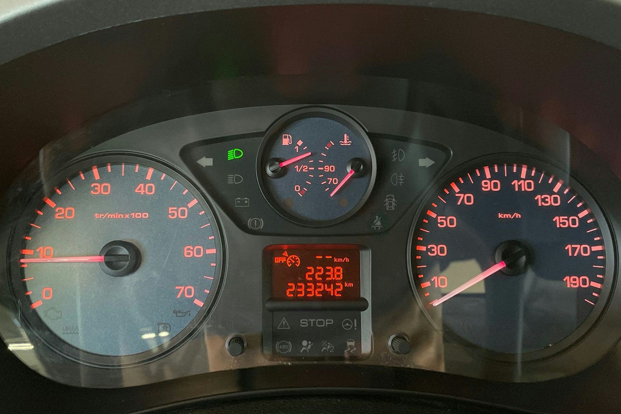 Sininen Peugeot PARTNER 2014 kuva 16.