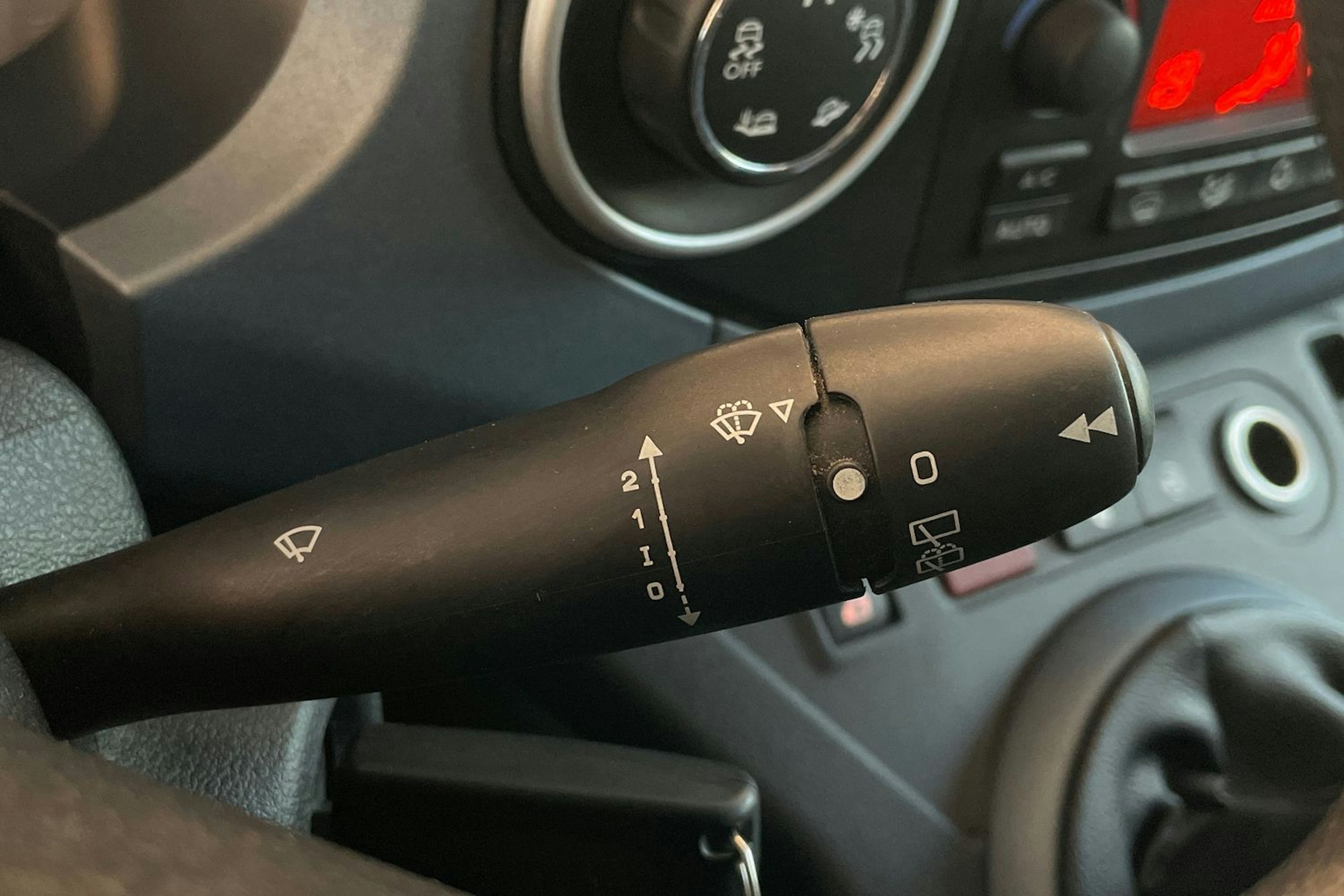 Sininen Peugeot PARTNER 2014 kuva 18.