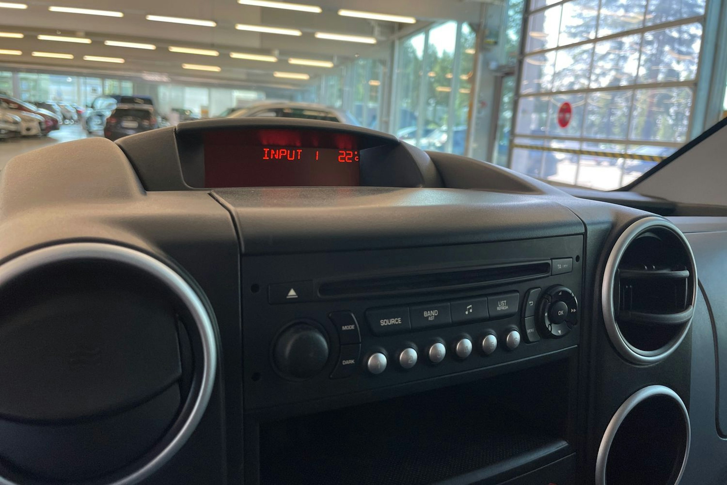 Sininen Peugeot PARTNER 2014 kuva 21.
