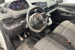valkoinen Peugeot Partner 2022 kuva 6.