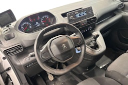 valkoinen Peugeot Partner 2022 kuva 7.