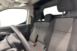 valkoinen Peugeot Partner 2022 kuva 8.