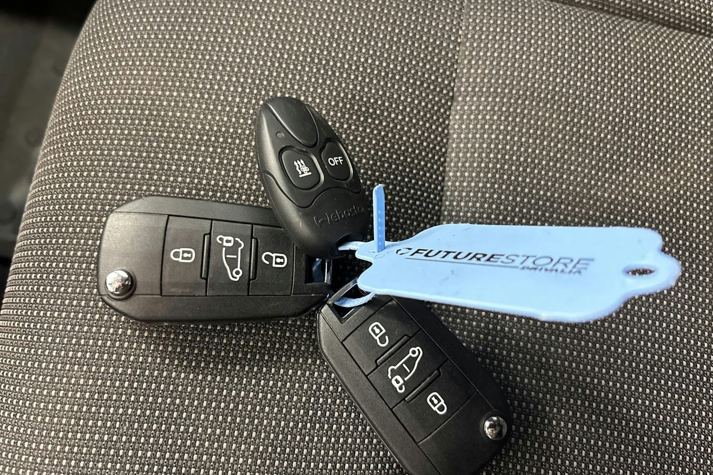 valkoinen Peugeot Partner 2022 kuva 15.