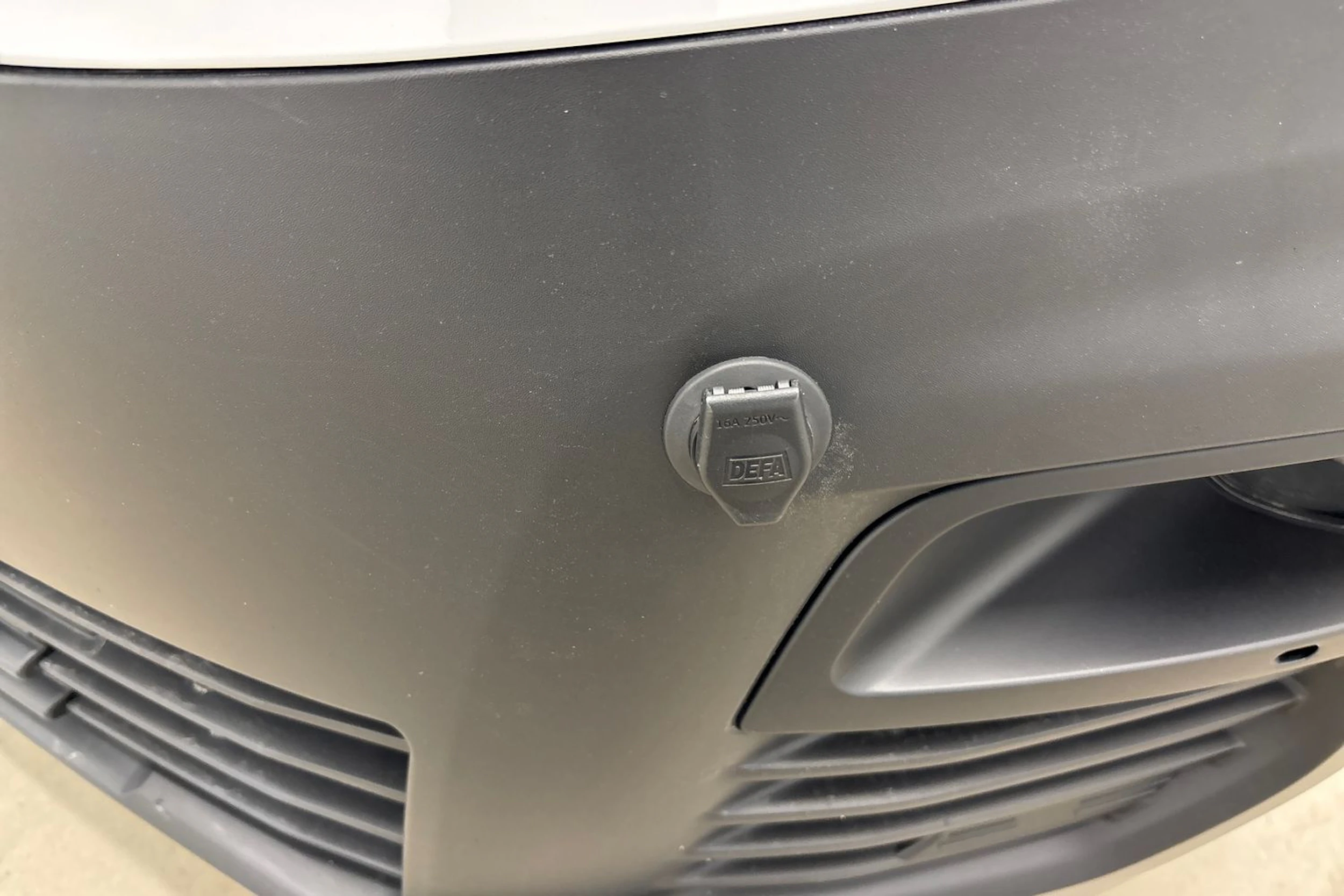 valkoinen Peugeot Partner 2022 kuva 18.