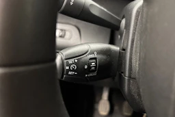 valkoinen Peugeot Partner 2022 kuva 20.