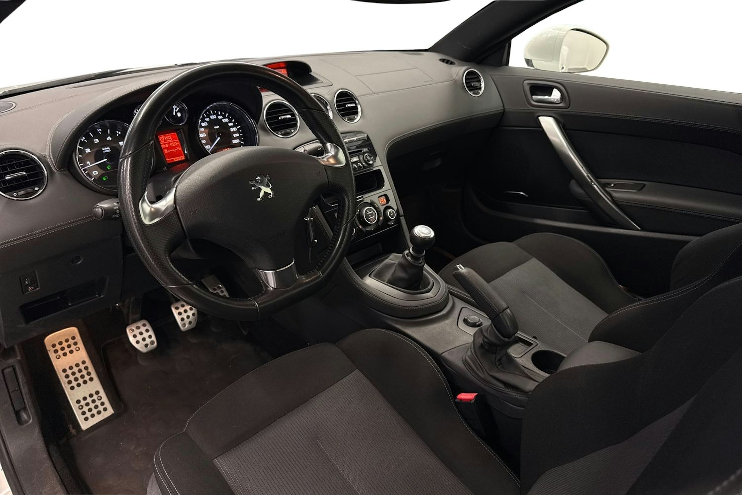 Valkoinen Peugeot RCZ 2010 kuva 7.
