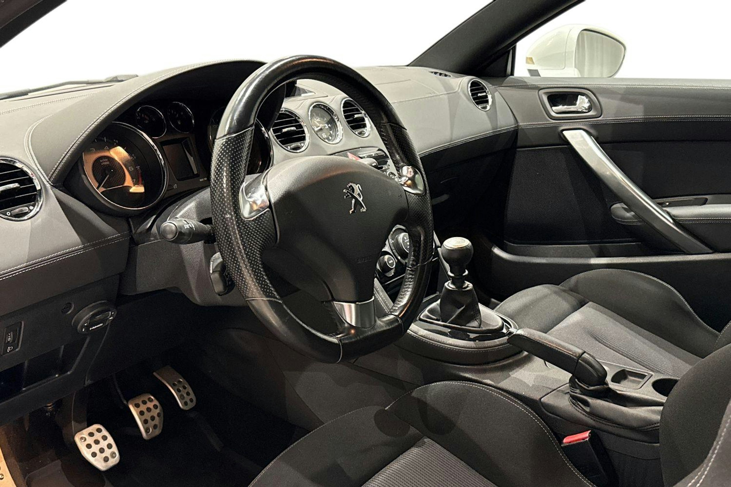 valkoinen Peugeot RCZ 2013 kuva 7.