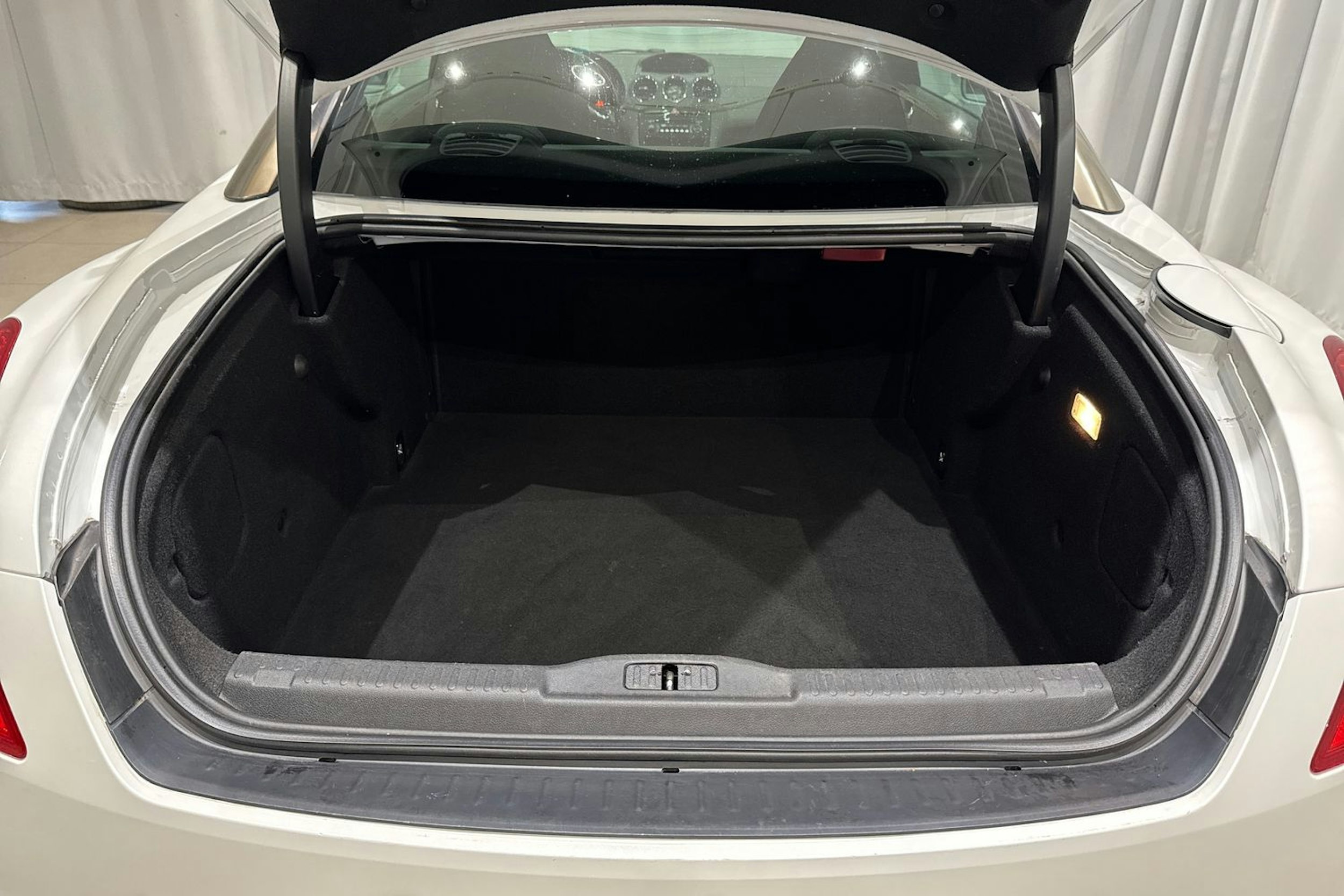 valkoinen Peugeot RCZ 2013 kuva 14.