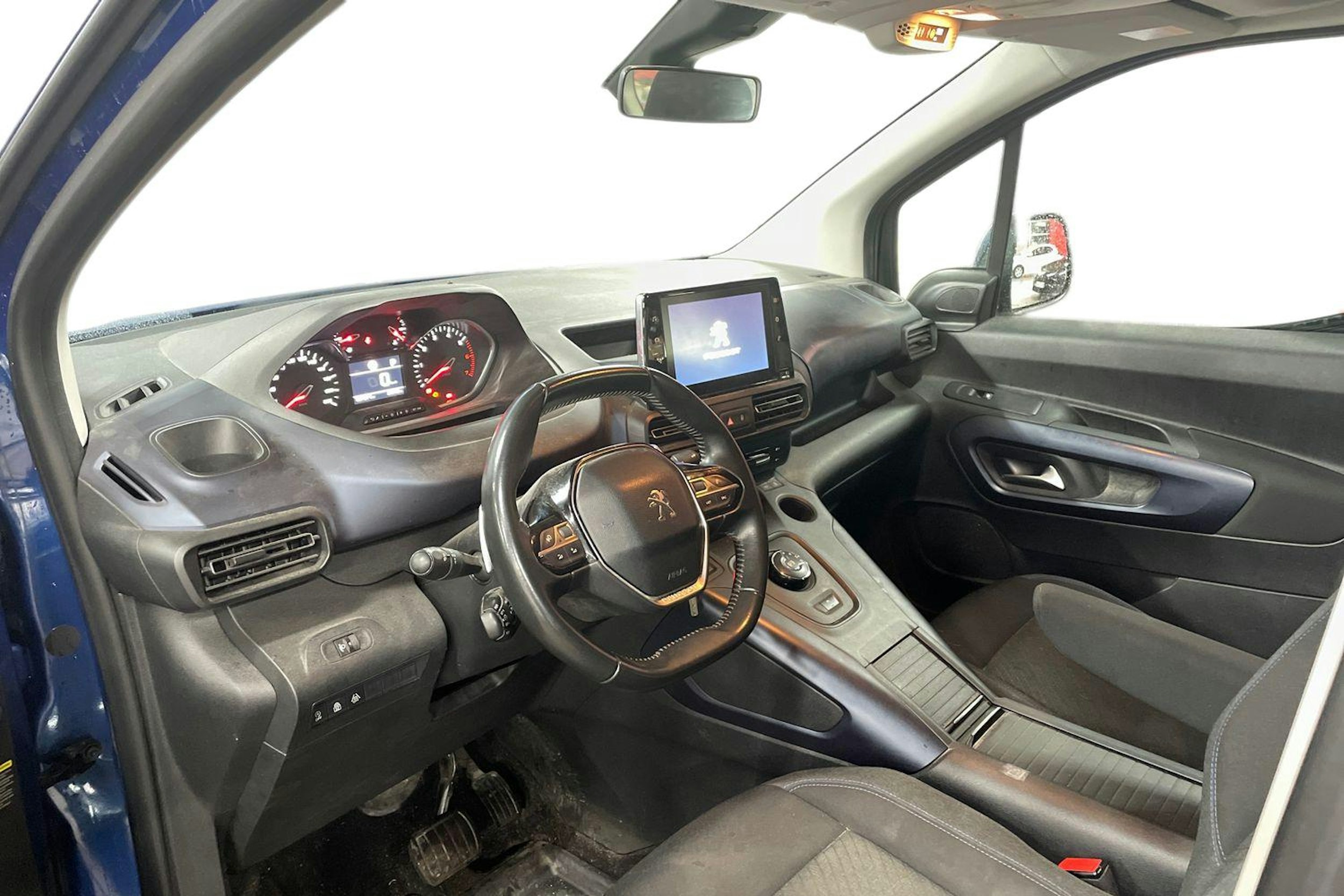 Sininen Peugeot Rifter 2019 kuva 3.