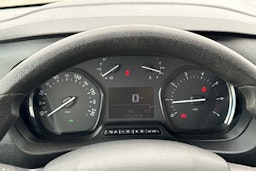 musta Peugeot Traveller 2019 kuva 11.