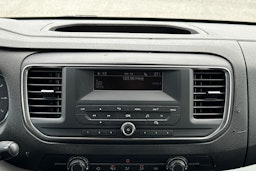 musta Peugeot Traveller 2019 kuva 12.