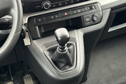 musta Peugeot Traveller 2019 kuva 14.