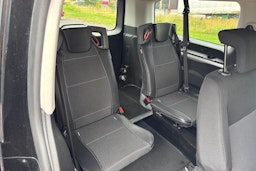 musta Peugeot Traveller 2019 kuva 16.