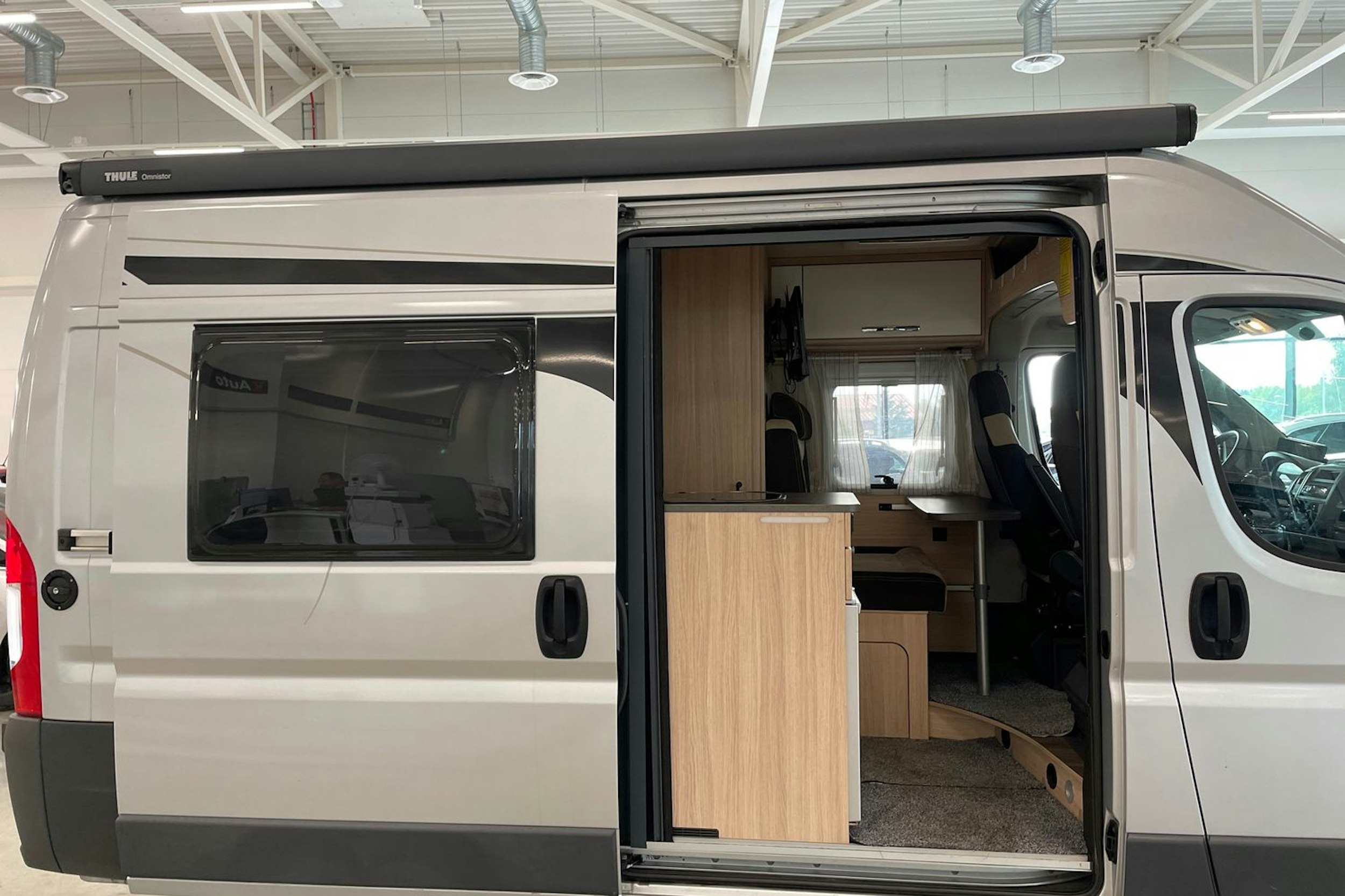 harmaa Poessl Roadcar 540 2018 kuva 14.