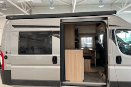 harmaa Poessl Roadcar 540 2018 kuva 14.