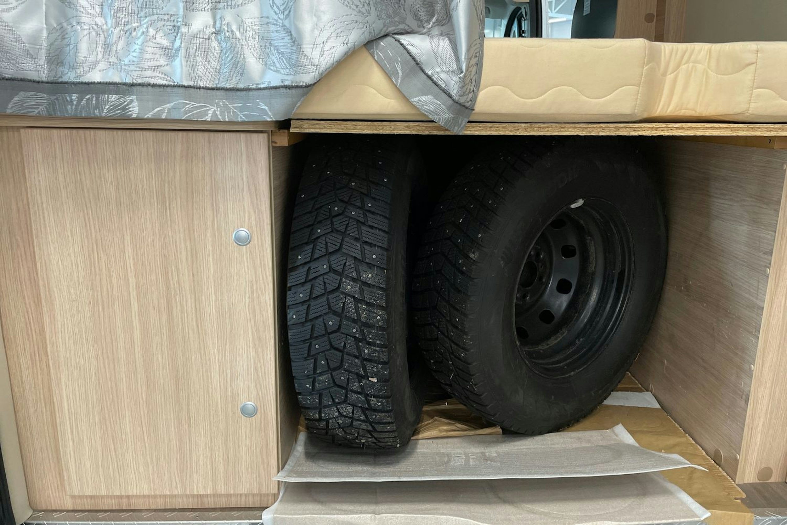 harmaa Poessl Roadcar 540 2018 kuva 28.
