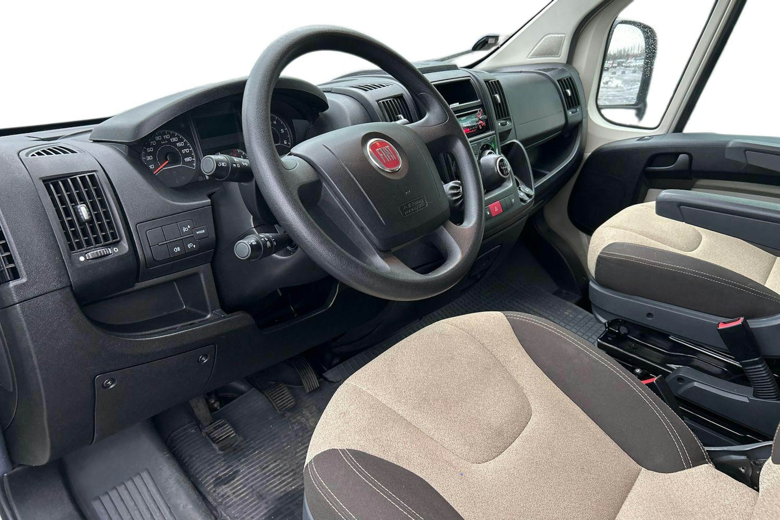 ruskea (beige) Poessl Roadcar 600 2018 kuva 3.