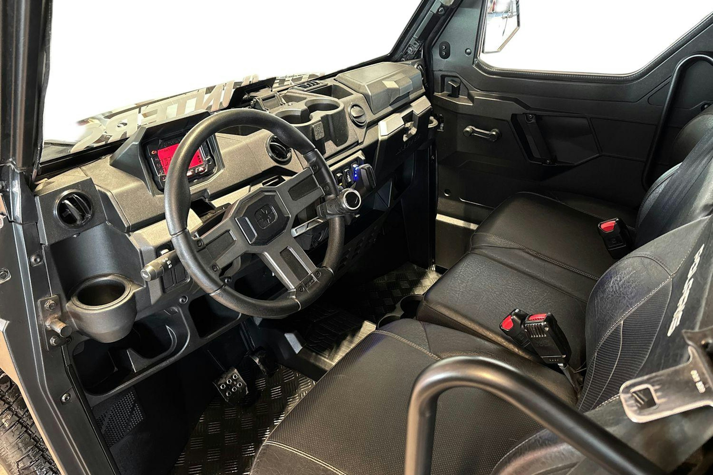 musta Polaris RANGER DIESEL 2023 kuva 7.